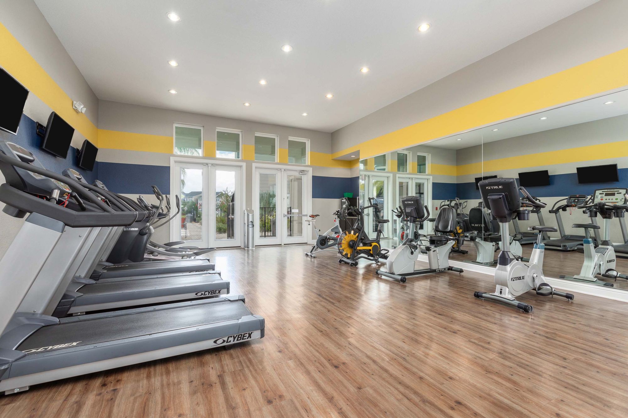 Art Avenue Apartments, Orlando (see pics &amp; AVAIL)