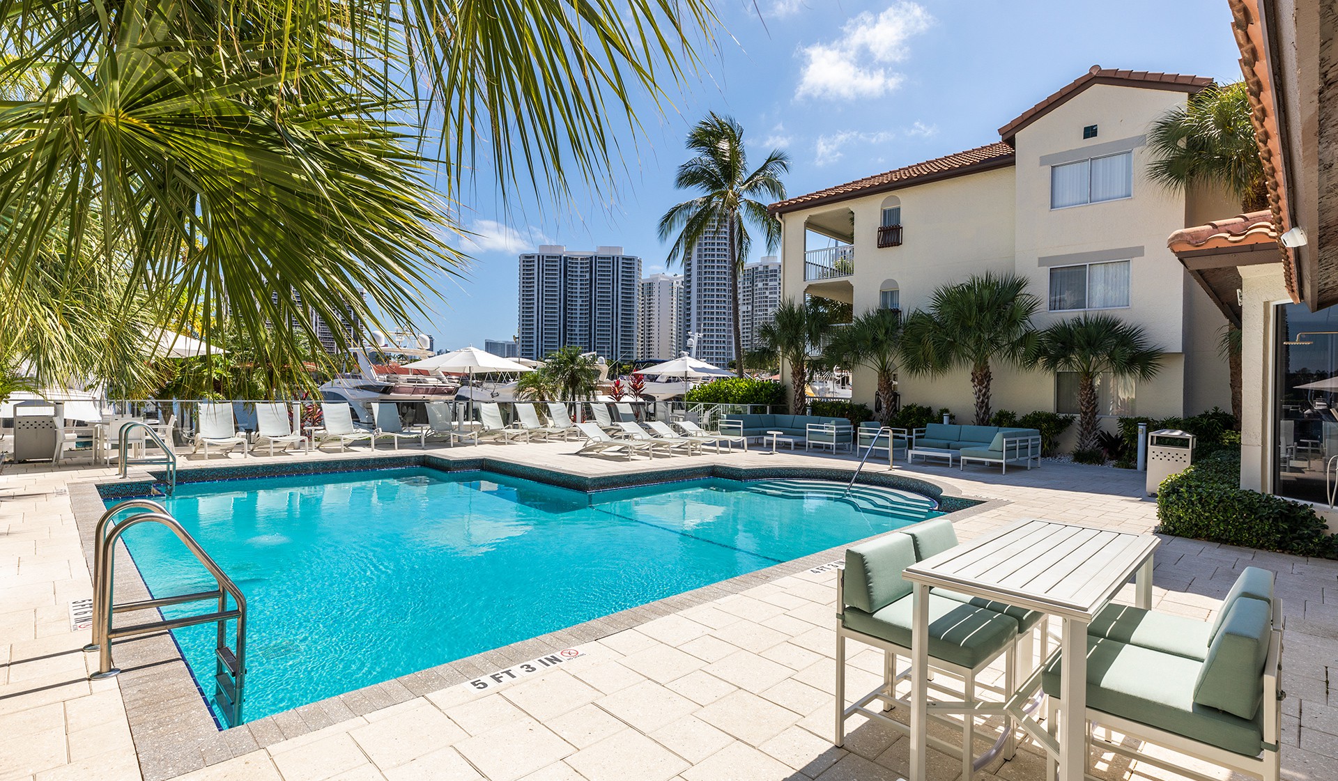 Waterways Village Apartments, Aventura (see pics & AVAIL)
