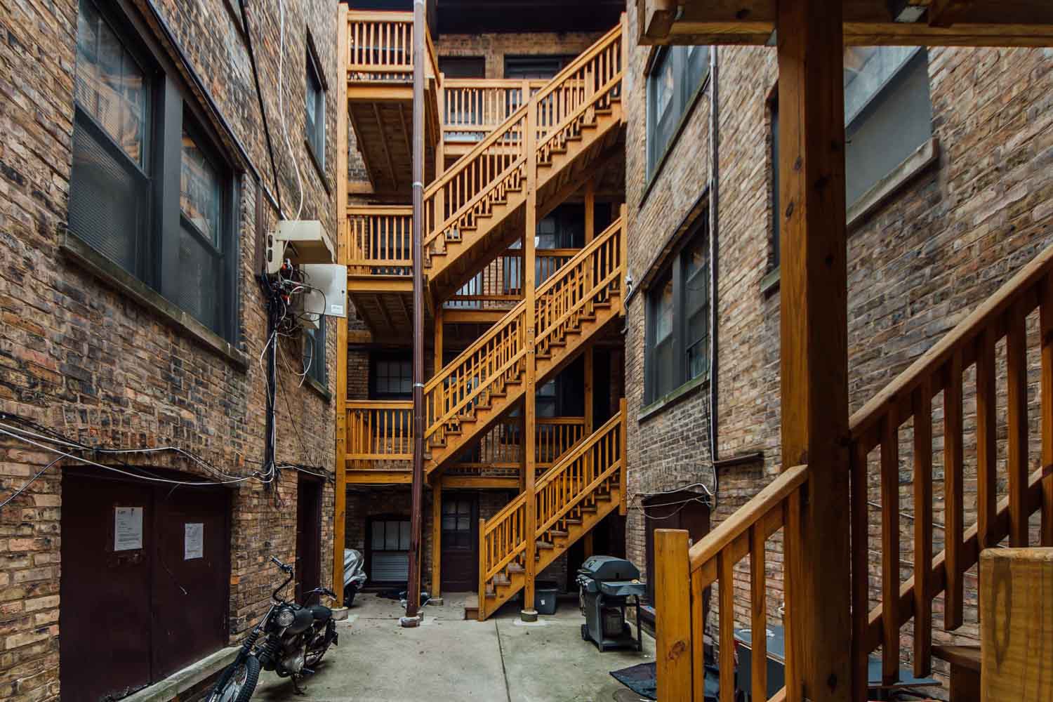Urban Abodes, Chicago (see pics & AVAIL)