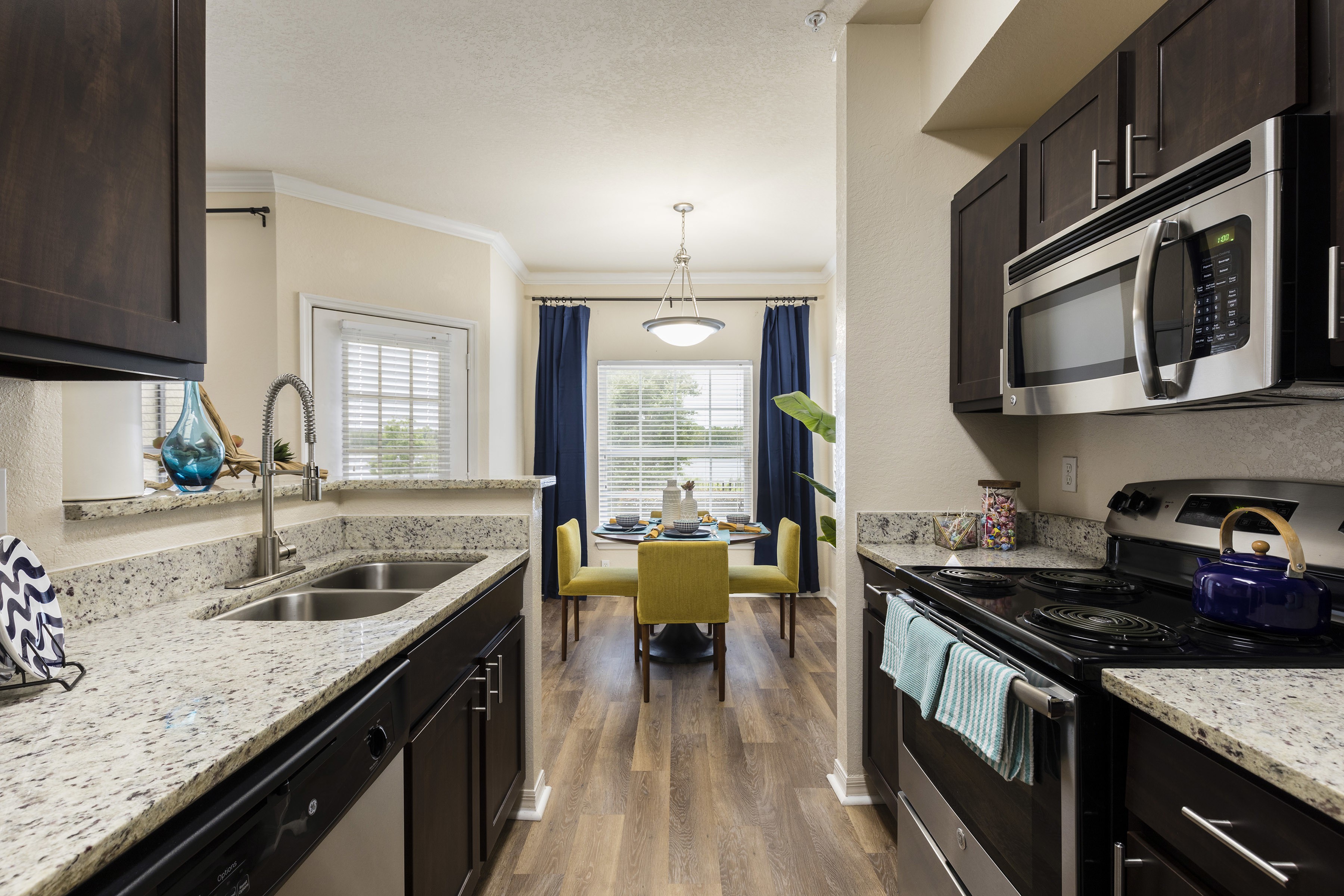 Harbortown Luxury Apartments, Orlando (see pics & AVAIL)