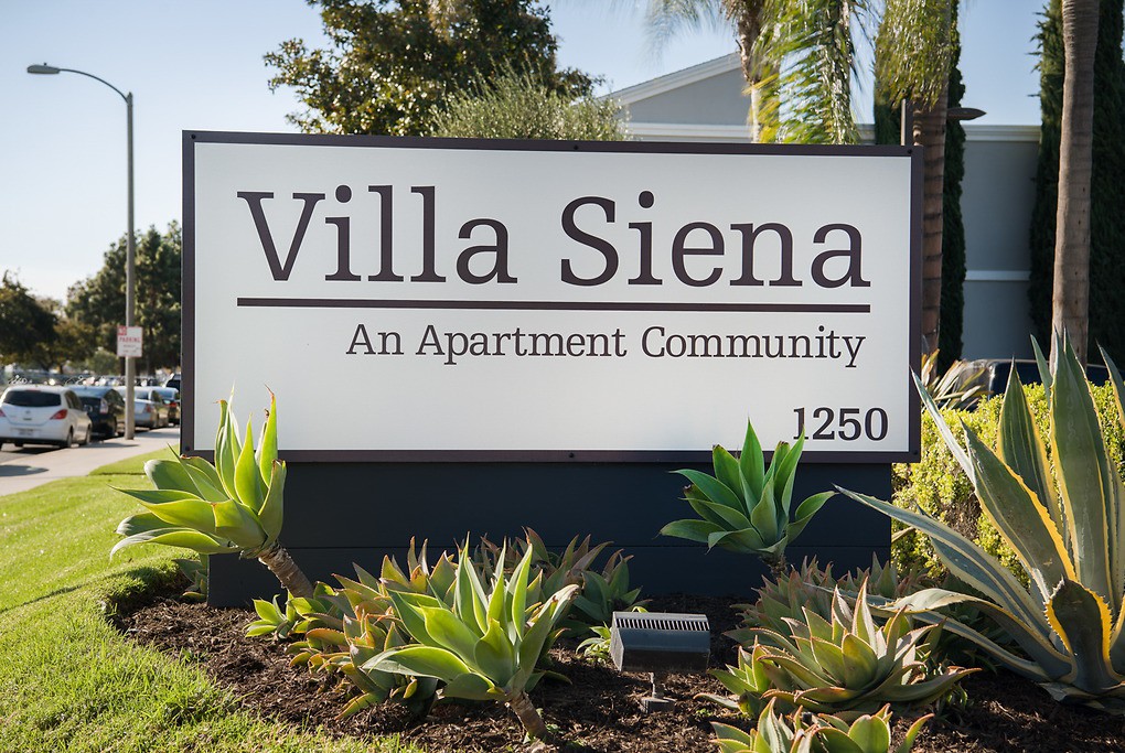 Villa Siena, Costa Mesa (see pictures and availability)