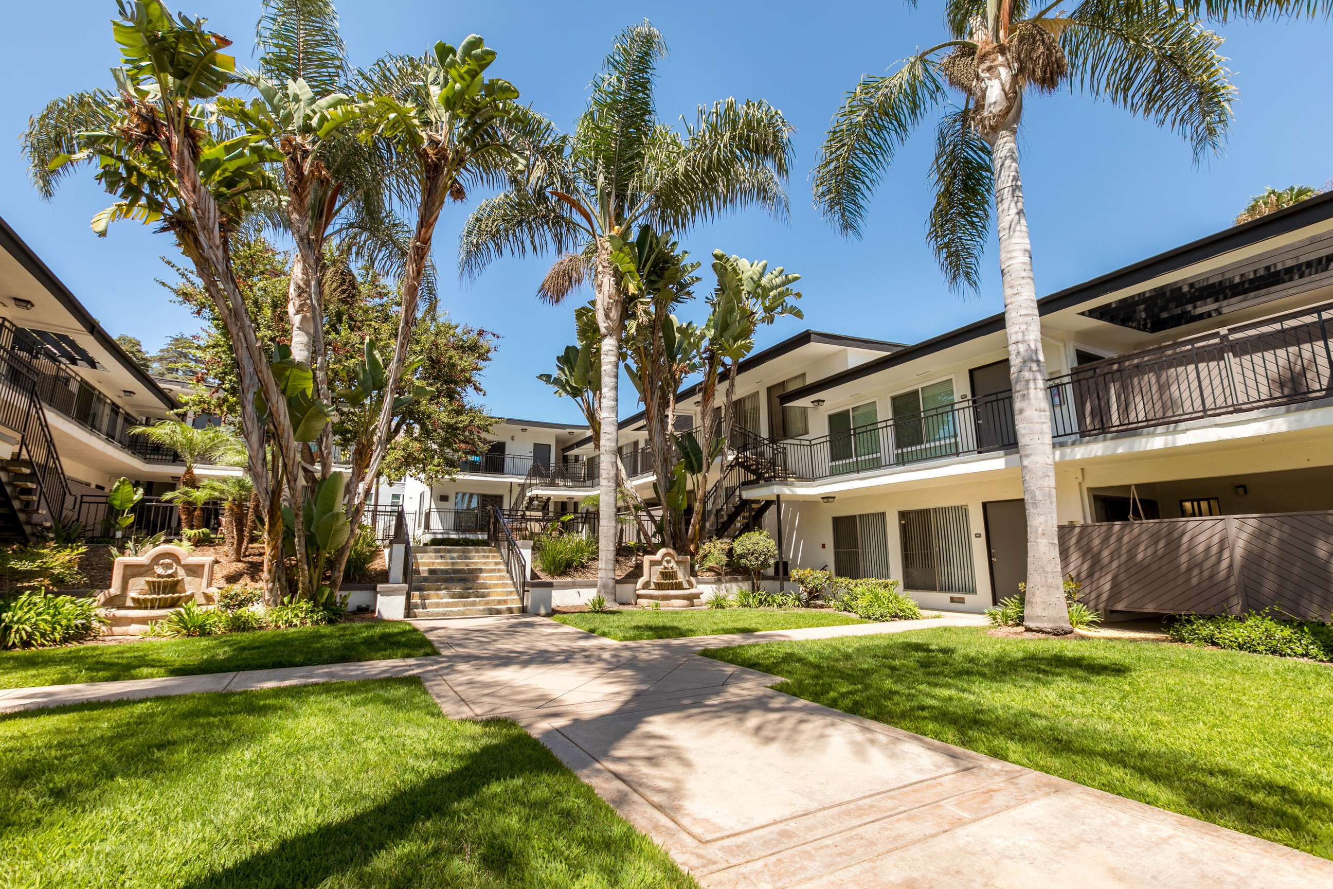 Pacific Rose Apartments, Los Angeles (see pics & AVAIL)