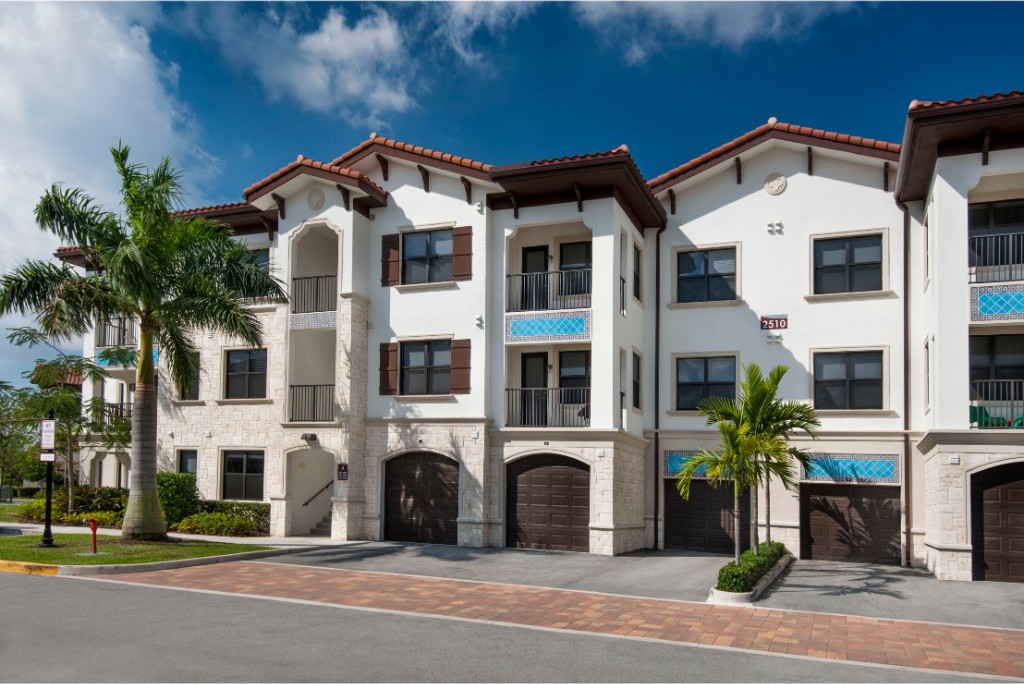 Miramar Park, Miramar (see pics & AVAIL)