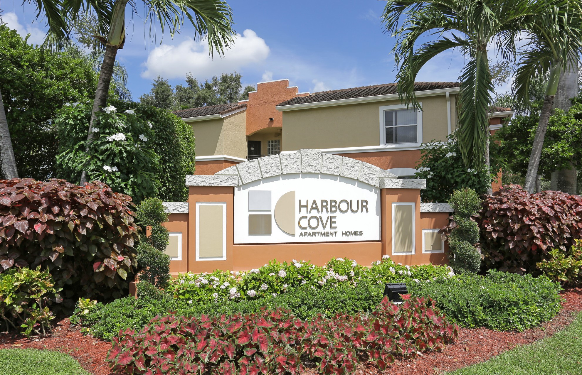 Harbour Cove, Pembroke Pines (see pics & AVAIL)