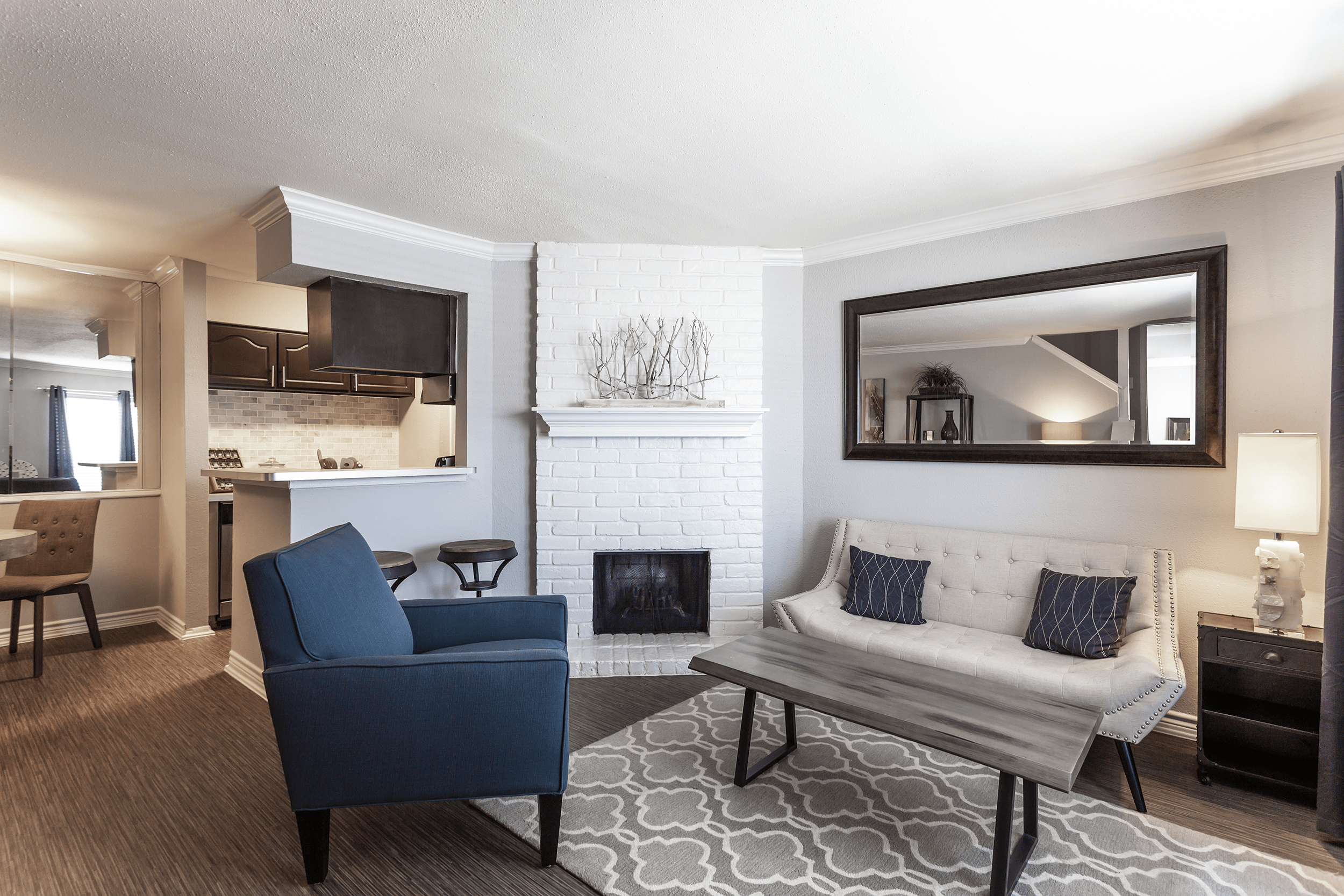 The Edison, Houston (see reviews, pics & AVAIL)