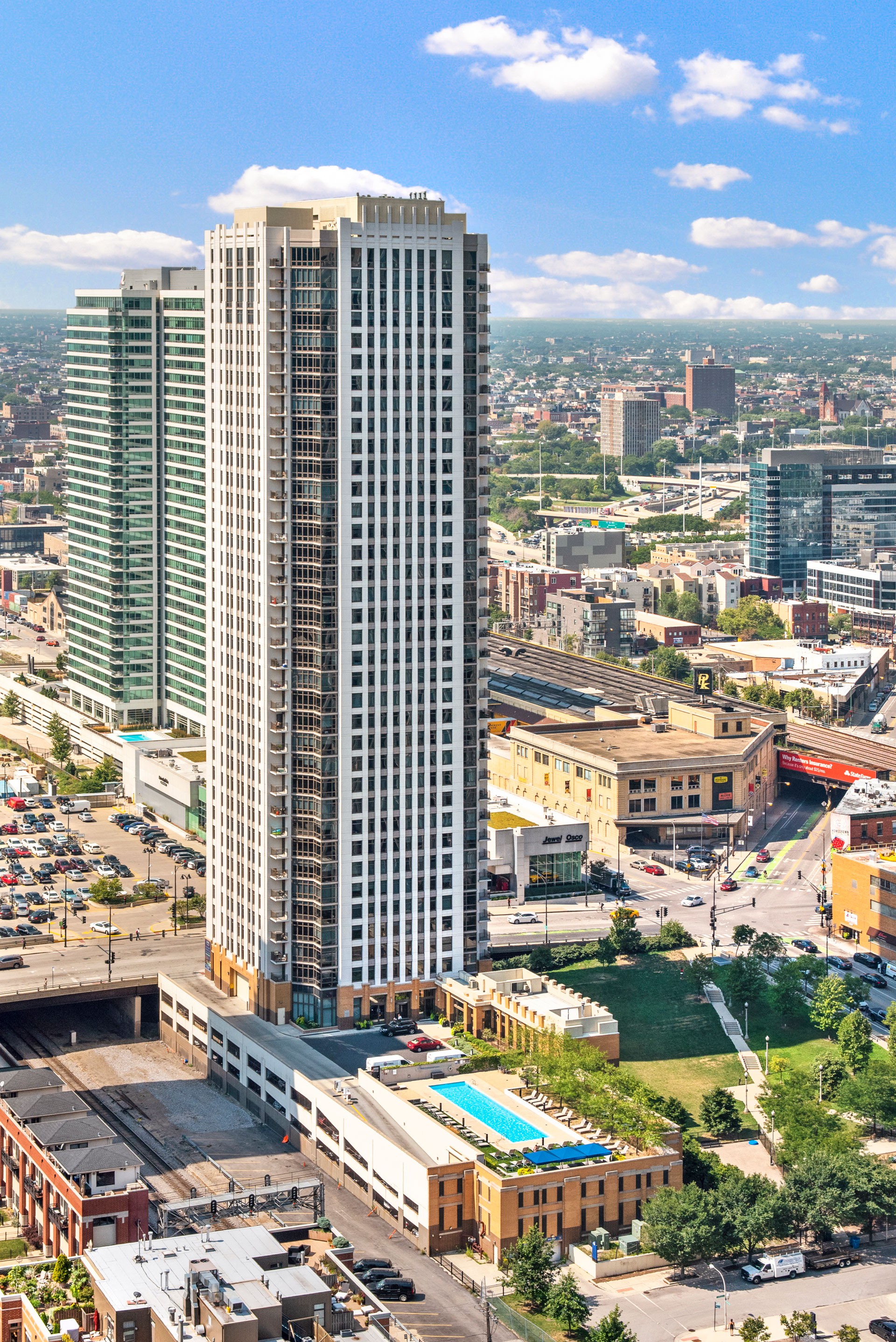 Urban Abodes, Chicago (see pics & AVAIL)