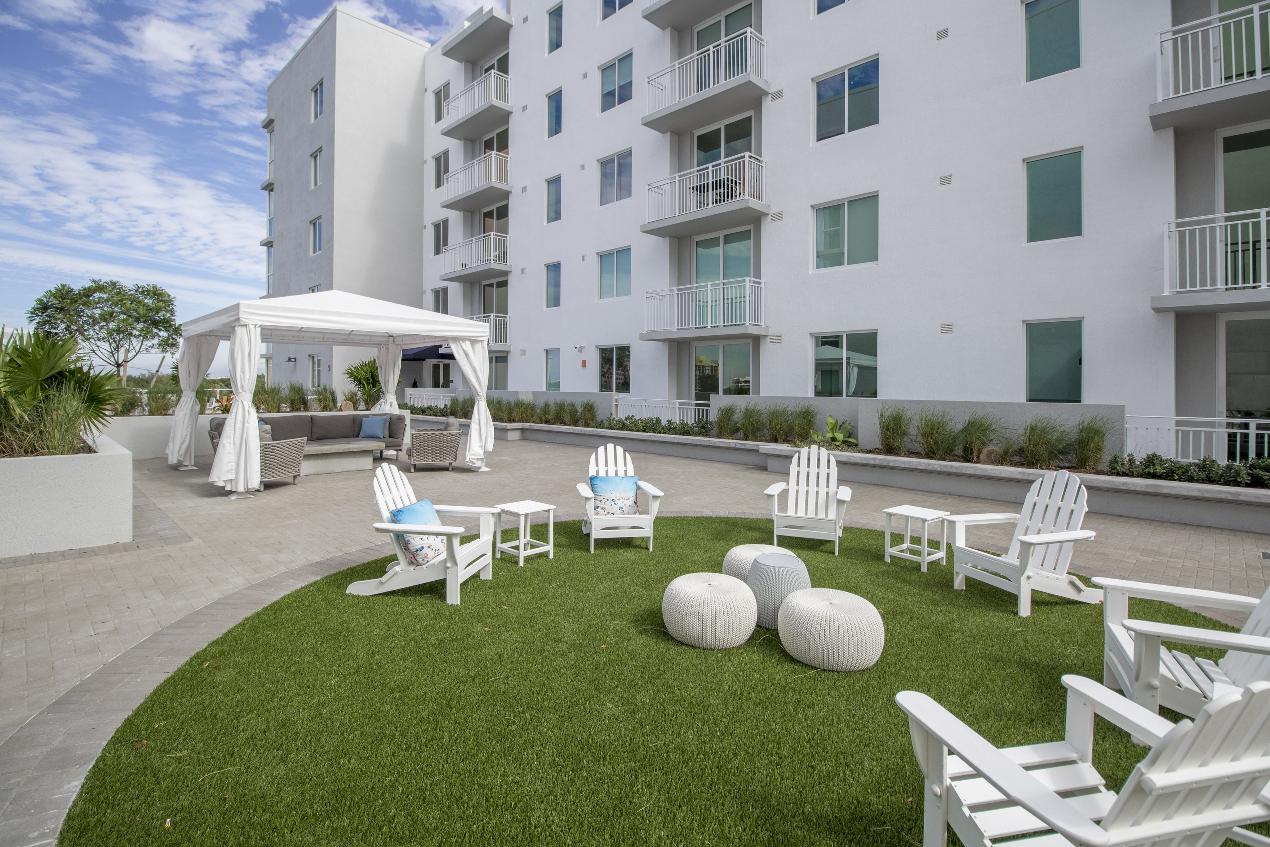 Soleste Blue Lagoon, Miami (see pics & AVAIL)