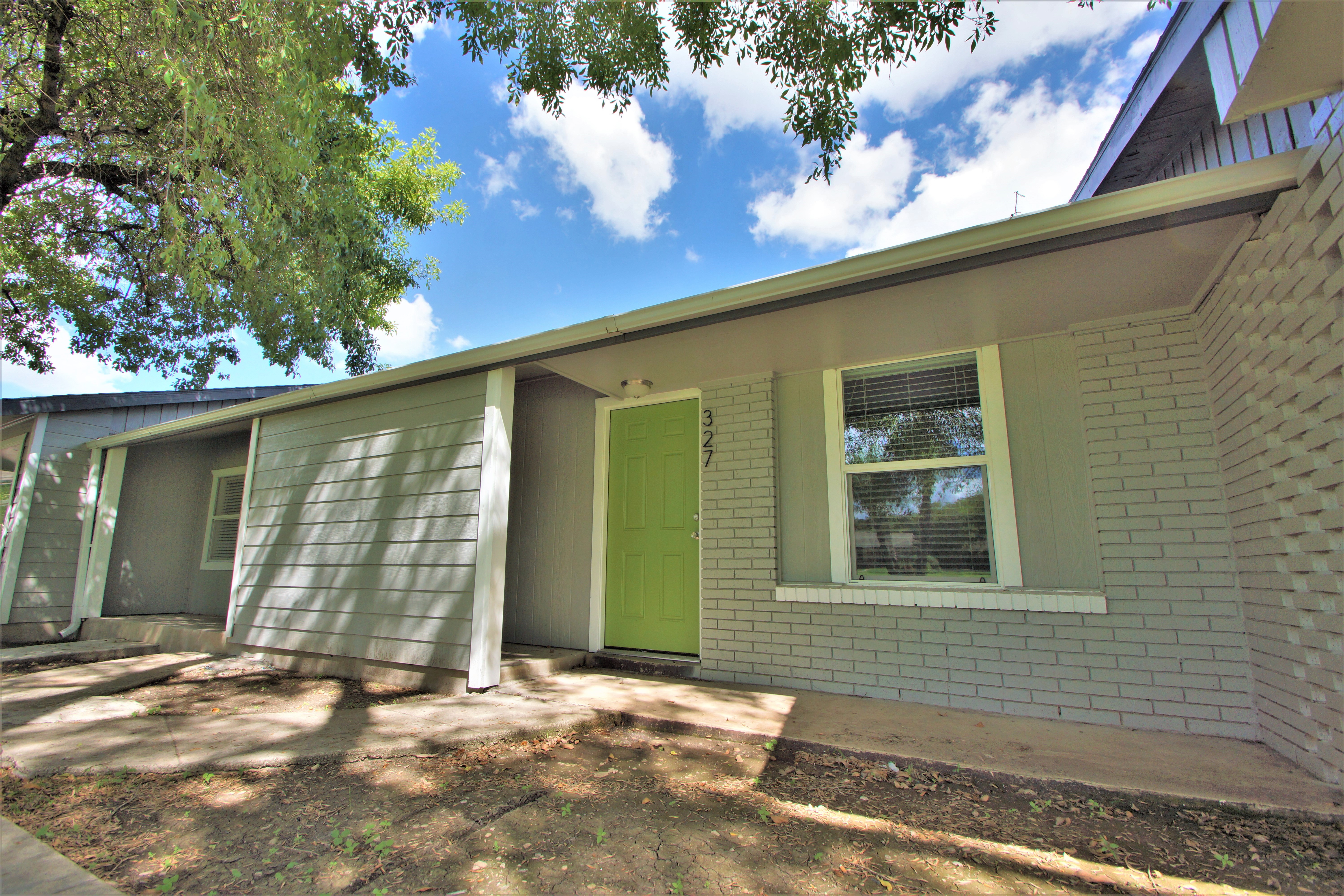 Aberdeen Acres, San Antonio (see pics & AVAIL)