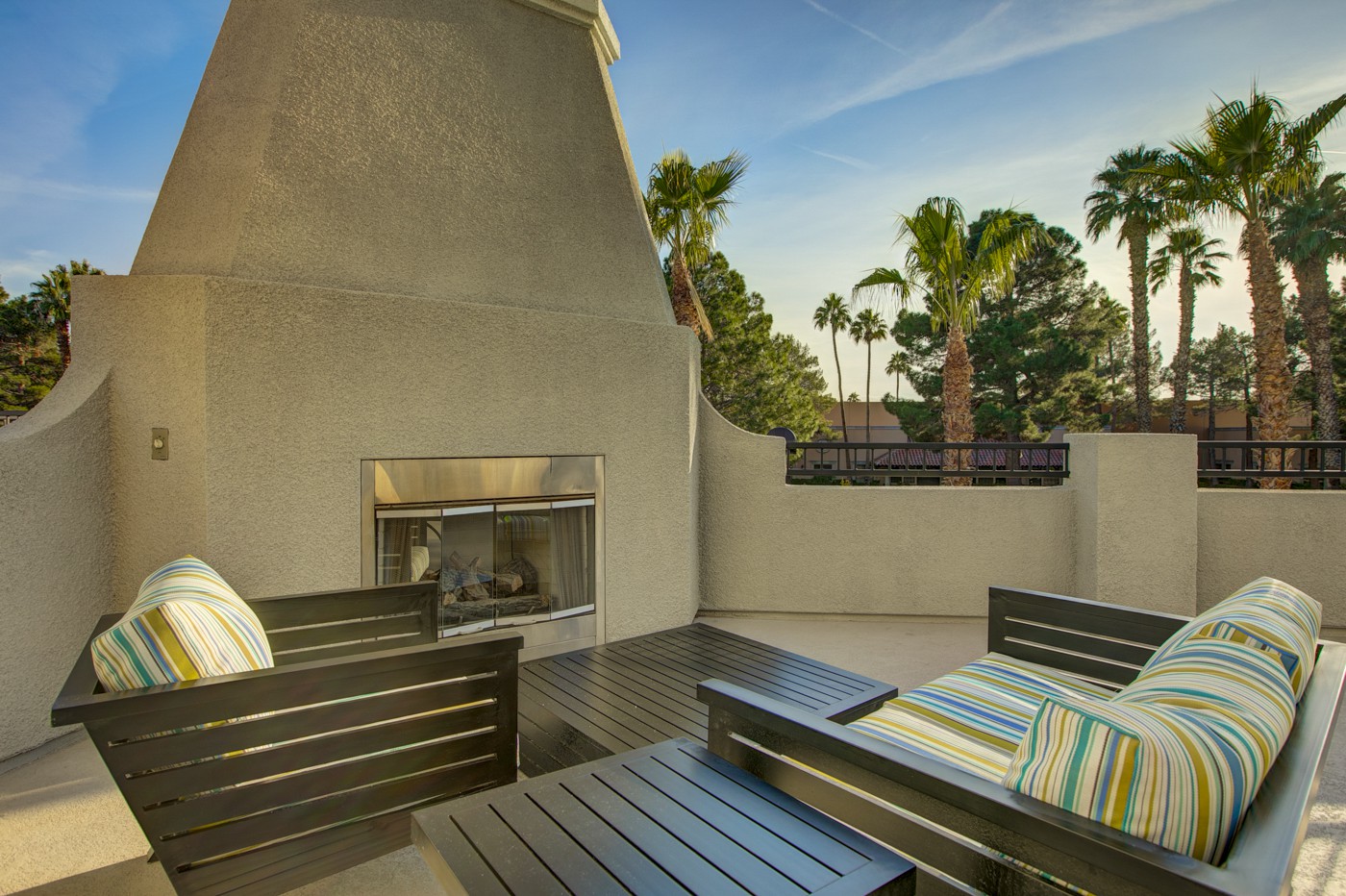 The Onyx, Paradise (see reviews, pics & AVAIL)