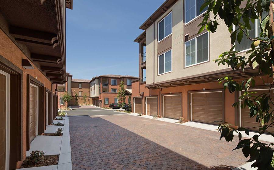 Avalon Vista, Vista (see pics & AVAIL)