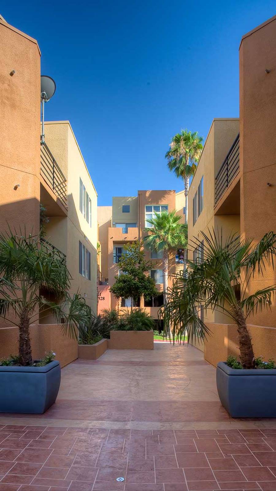 Avalon Woodland Hills, Los Angeles (see pics & AVAIL)
