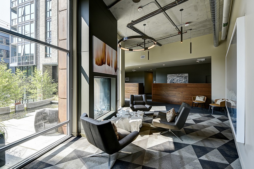 624 Yale 478, Seattle (see pics & AVAIL)