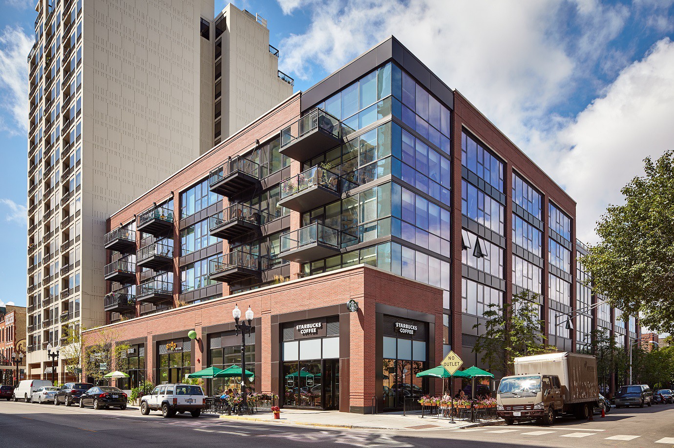 Urban Abodes, Chicago (see pics & AVAIL)