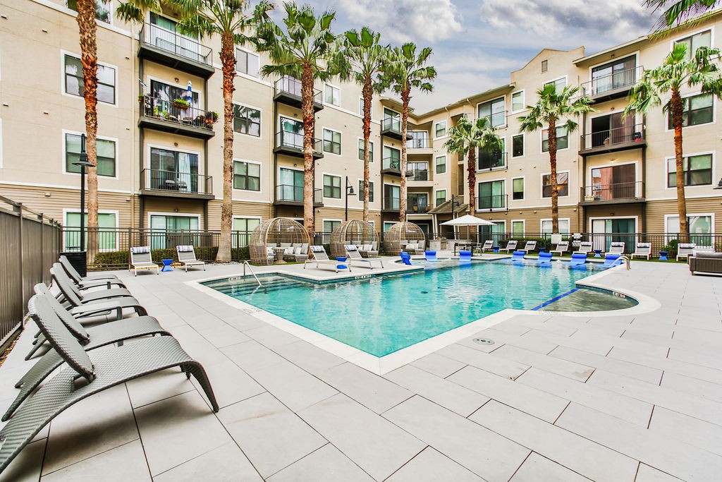 Broadstone Lofts at Hermann Park, Houston (see pics & AVAIL)