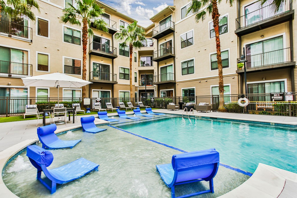 Broadstone Lofts at Hermann Park, Houston (see pics & AVAIL)