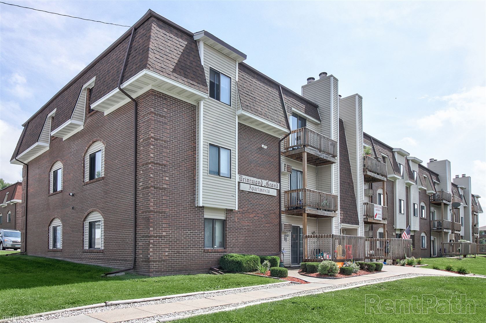 Briarwood Grand Apartments, West Des Moines (see pics & AVAIL)