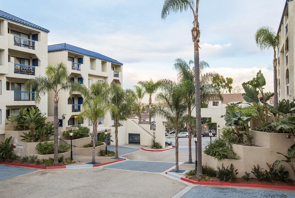 Marbrisa, Long Beach (see pics & AVAIL)