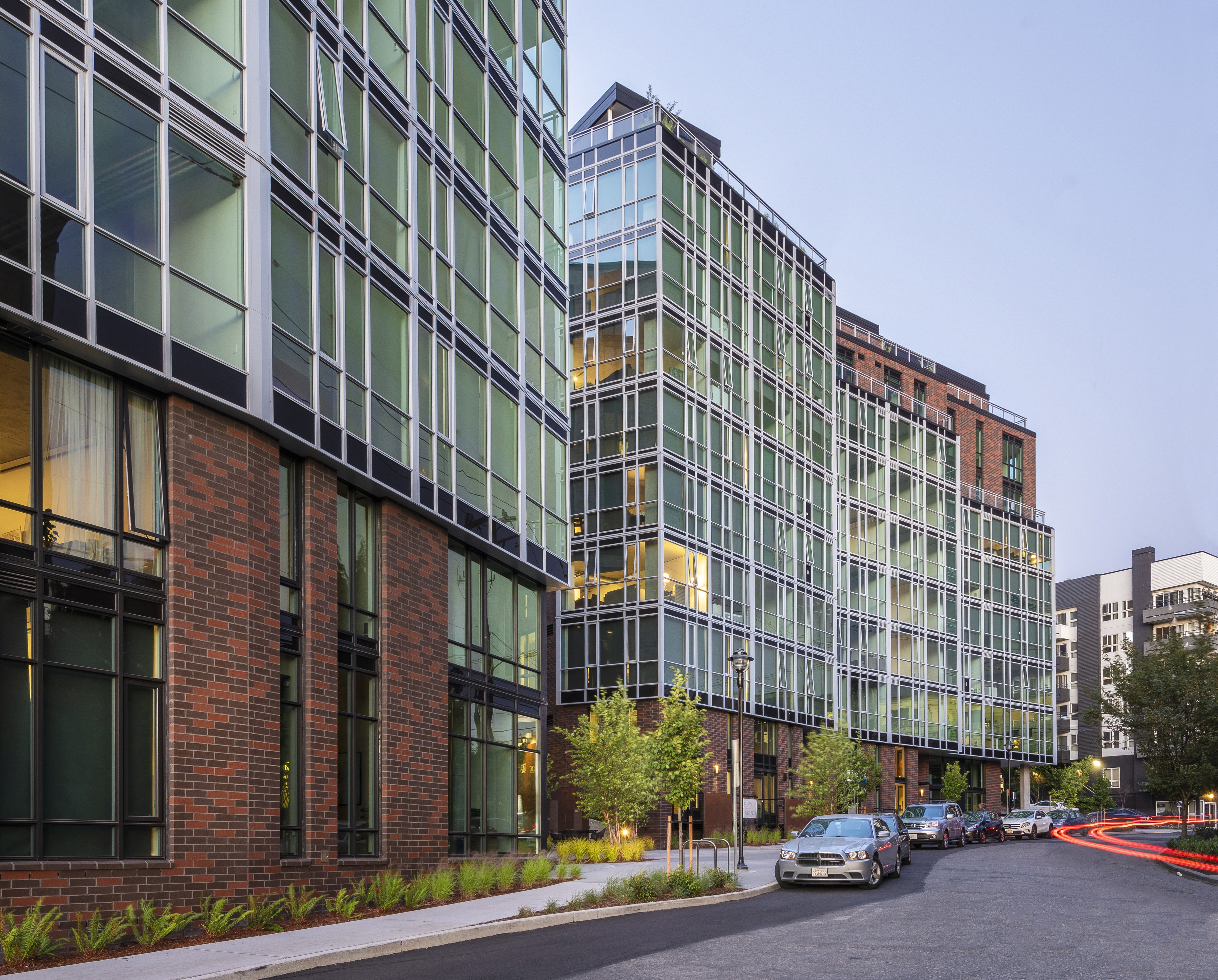 624 Yale, Seattle (see pics & AVAIL)