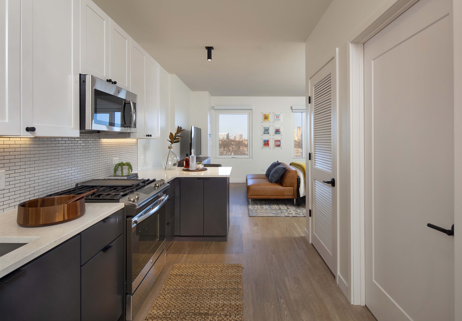 North+Vine, Chicago (see pics & AVAIL)