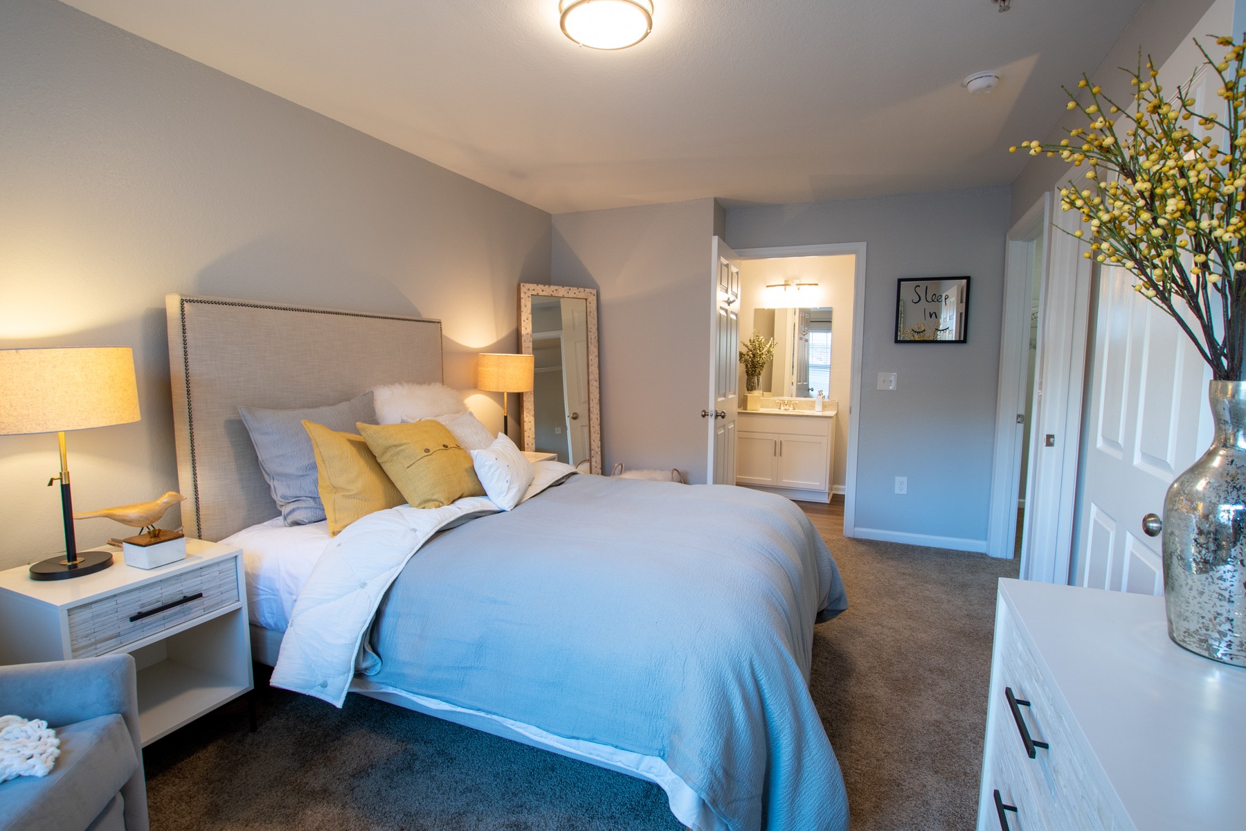 South Beach Apartments, Virginia Beach (see pics & AVAIL)