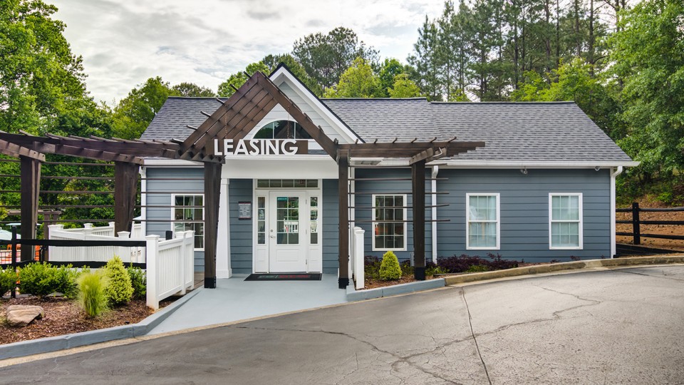 Ansley Place, Sandy Springs (see pics & AVAIL)