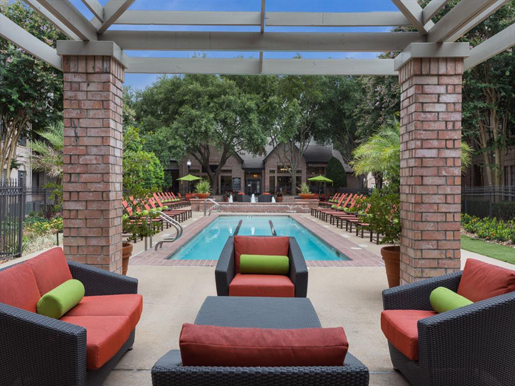 Greenbriar Park, Houston (see reviews, pics & AVAIL)
