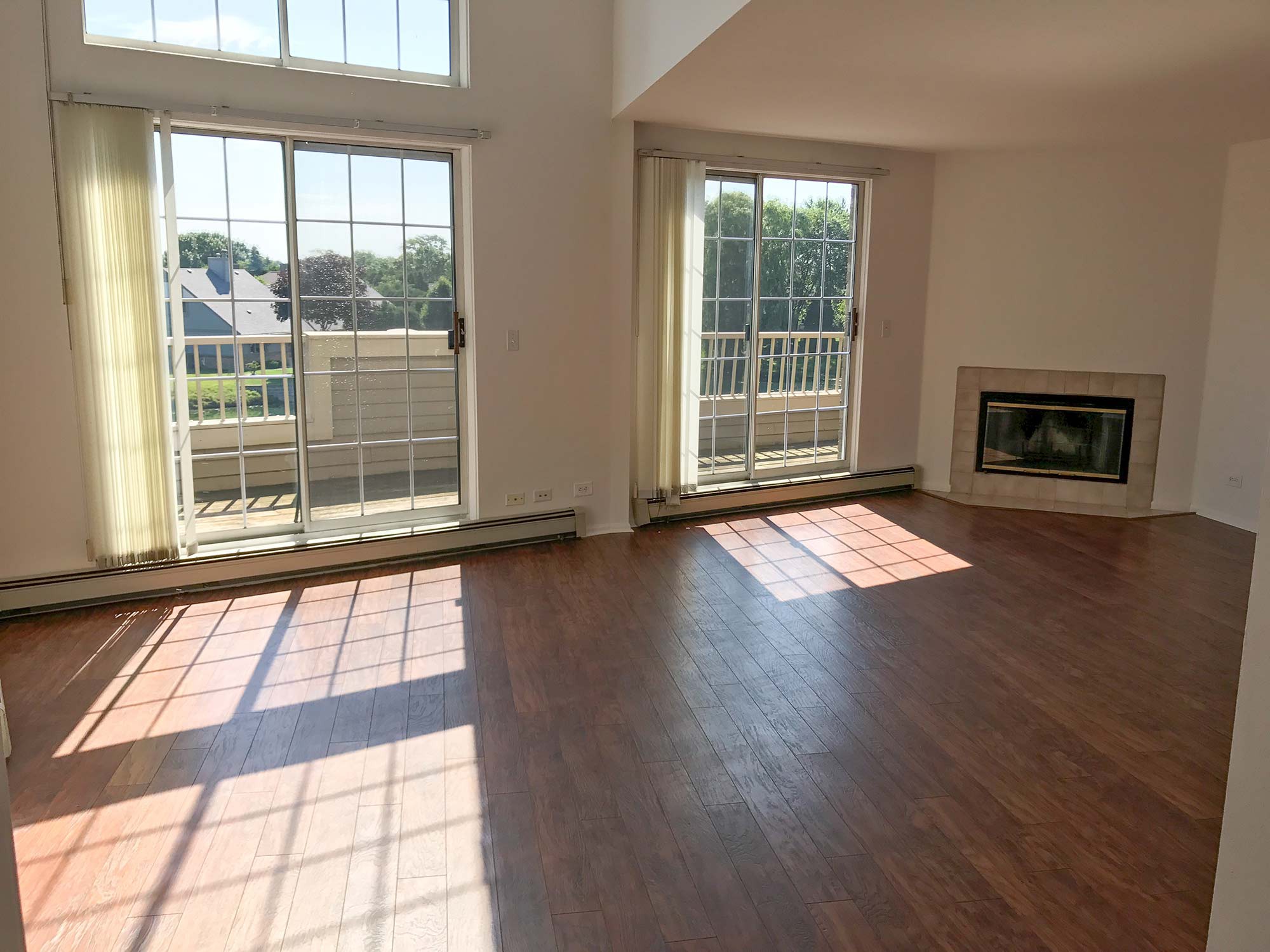 White Oaks Apartments, Bayside (see pics & AVAIL)