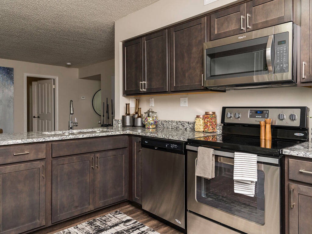 Fairlane Woods Apartments, Dearborn (see pics & AVAIL)