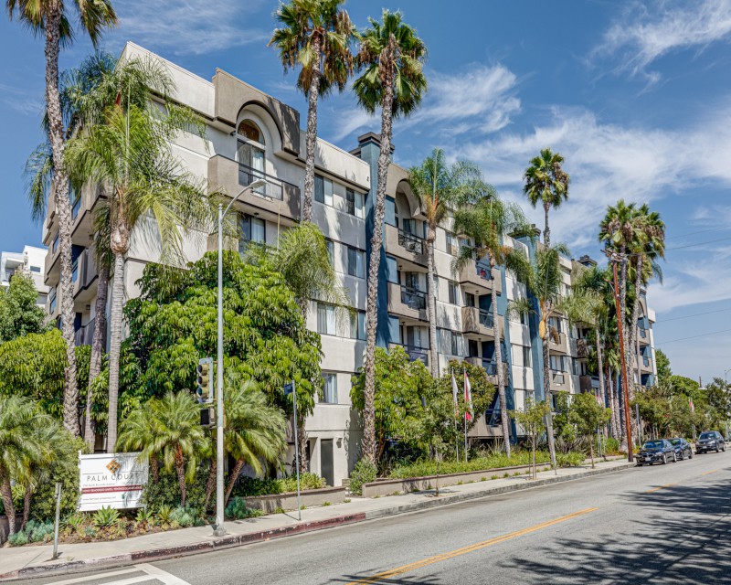 Palm Court Apartments, Los Angeles (see pics & AVAIL)
