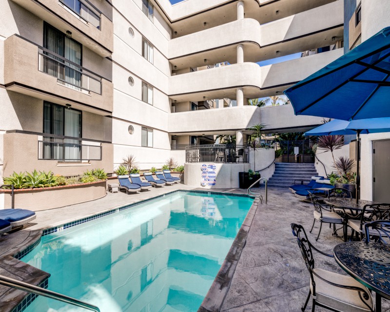 Palm Court Apartments, Los Angeles (see pics & AVAIL)