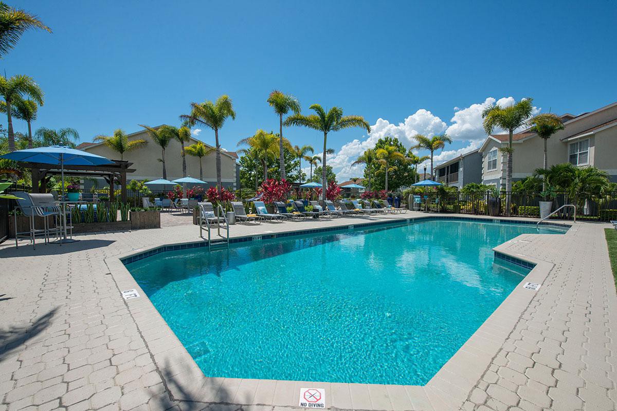 Soleil Blu Luxury Apartments, Saint Cloud (see pics & AVAIL)
