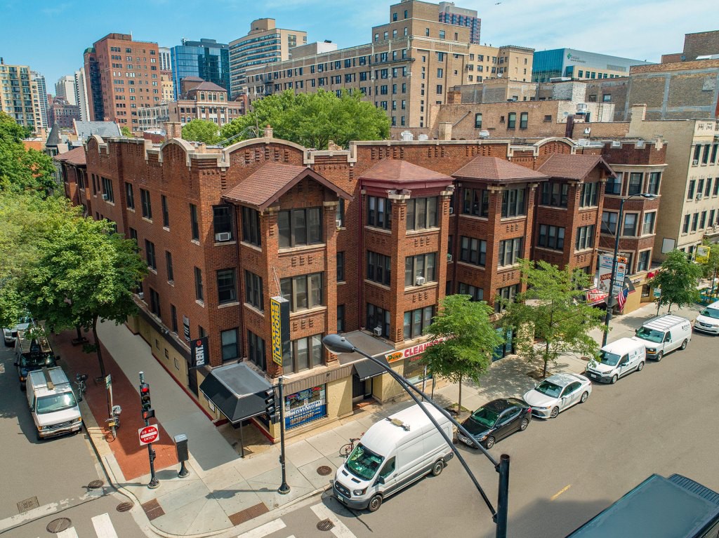 430 446 W Diversey, Chicago (see pics & AVAIL)