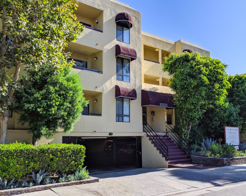 Elizabeth Arms Apartments, Los Angeles (see pics & AVAIL)