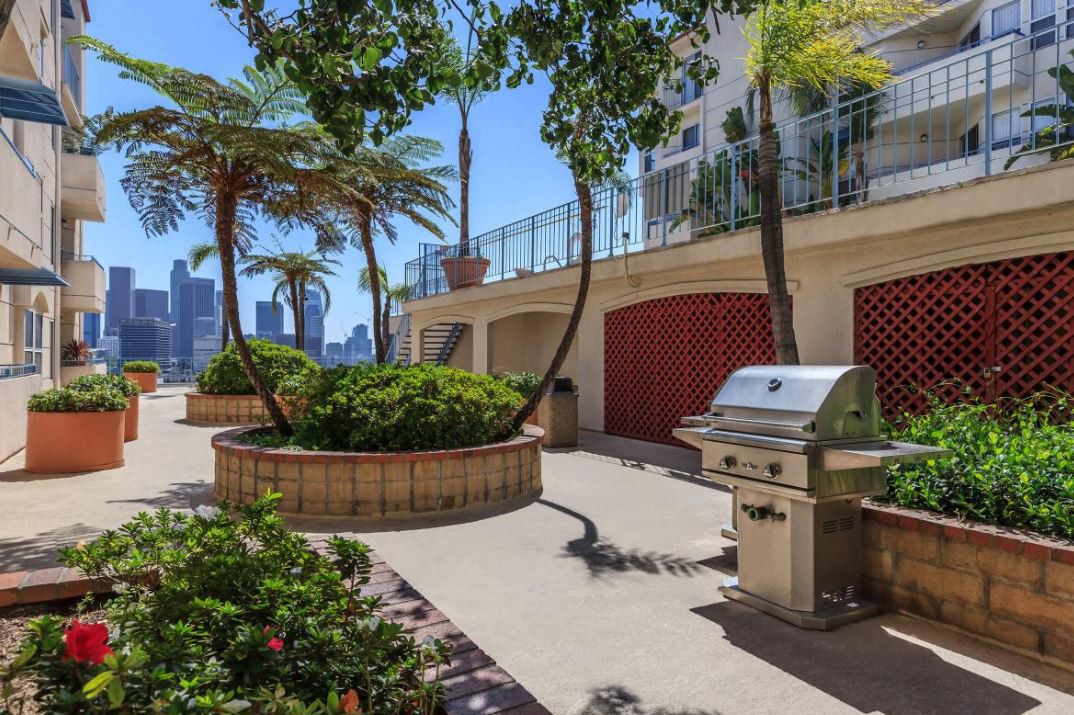 Skyline Terrace, Los Angeles (see photos and availability)