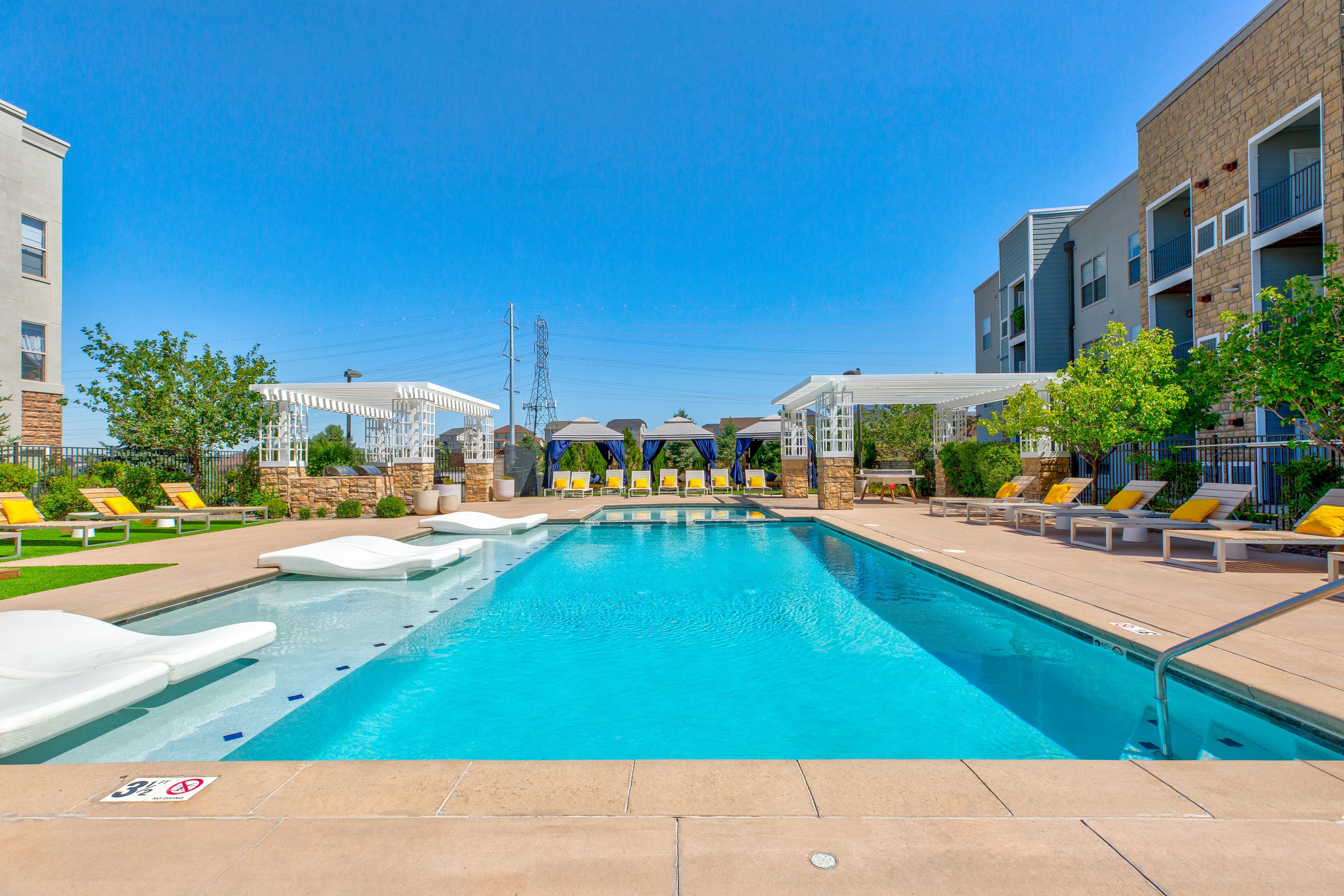 Shadow Ridge in Southlands, Aurora (see photos and availability)