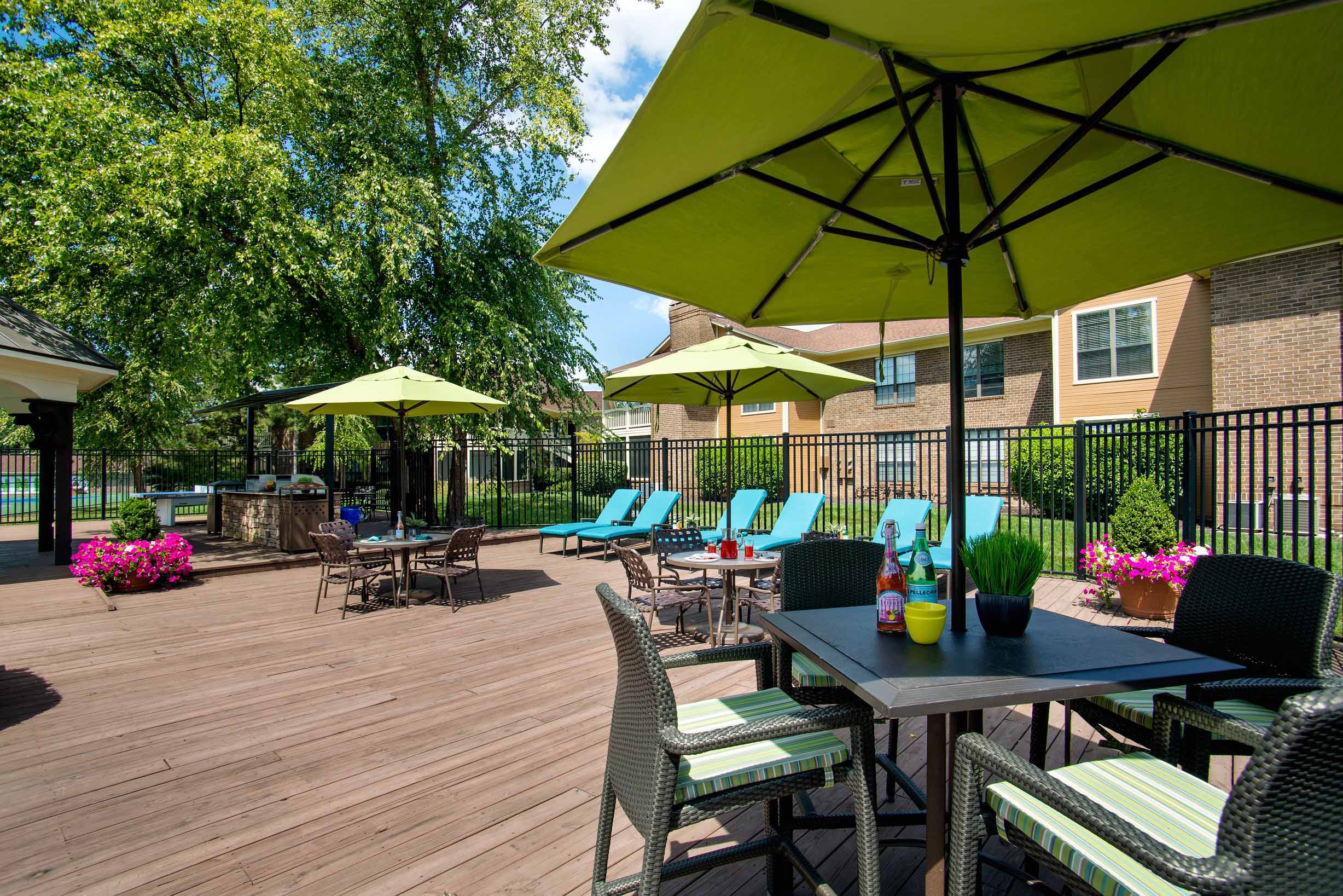Willow Lake Apartments, Indianapolis (See Photos & AVAILABLE)