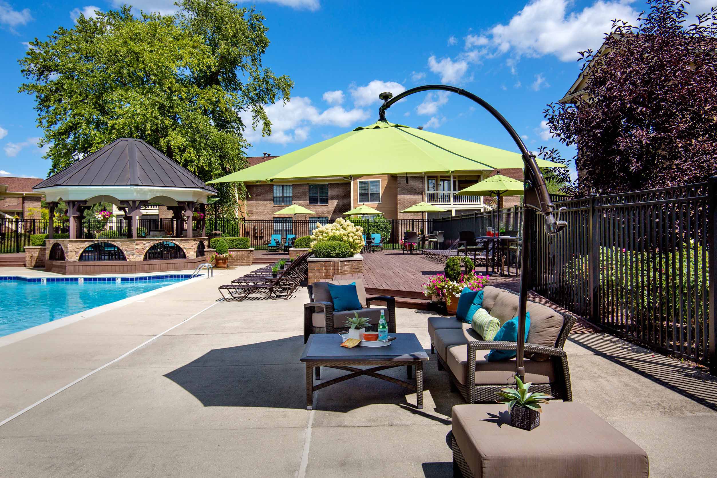 Willow Lake Apartments, Indianapolis (See Photos & AVAILABLE)