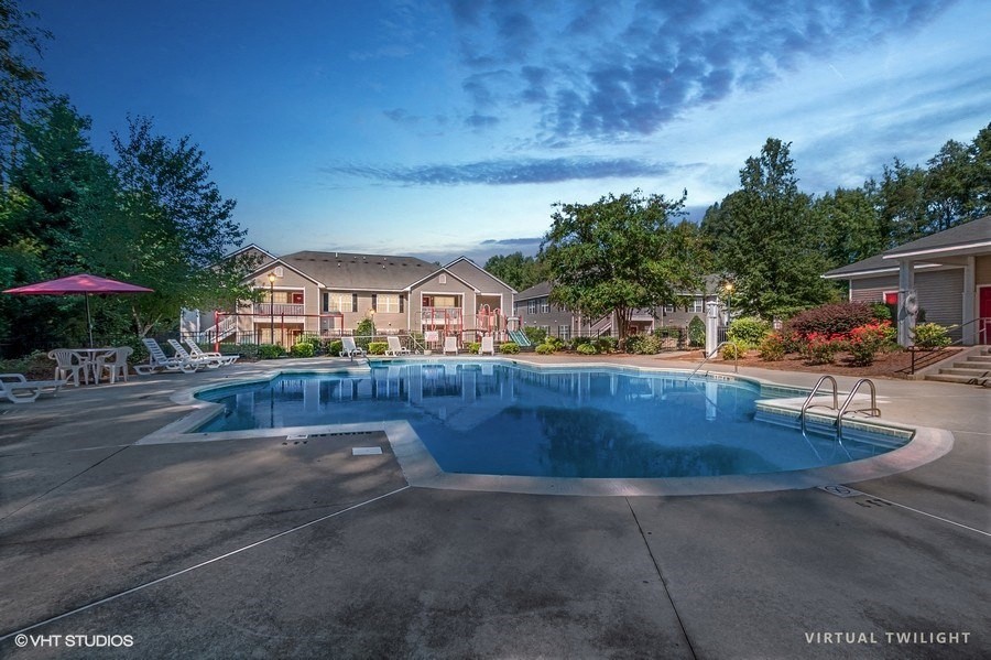 The Lodge at Mallard Creek OffCampus UNC Charlotte Housing College