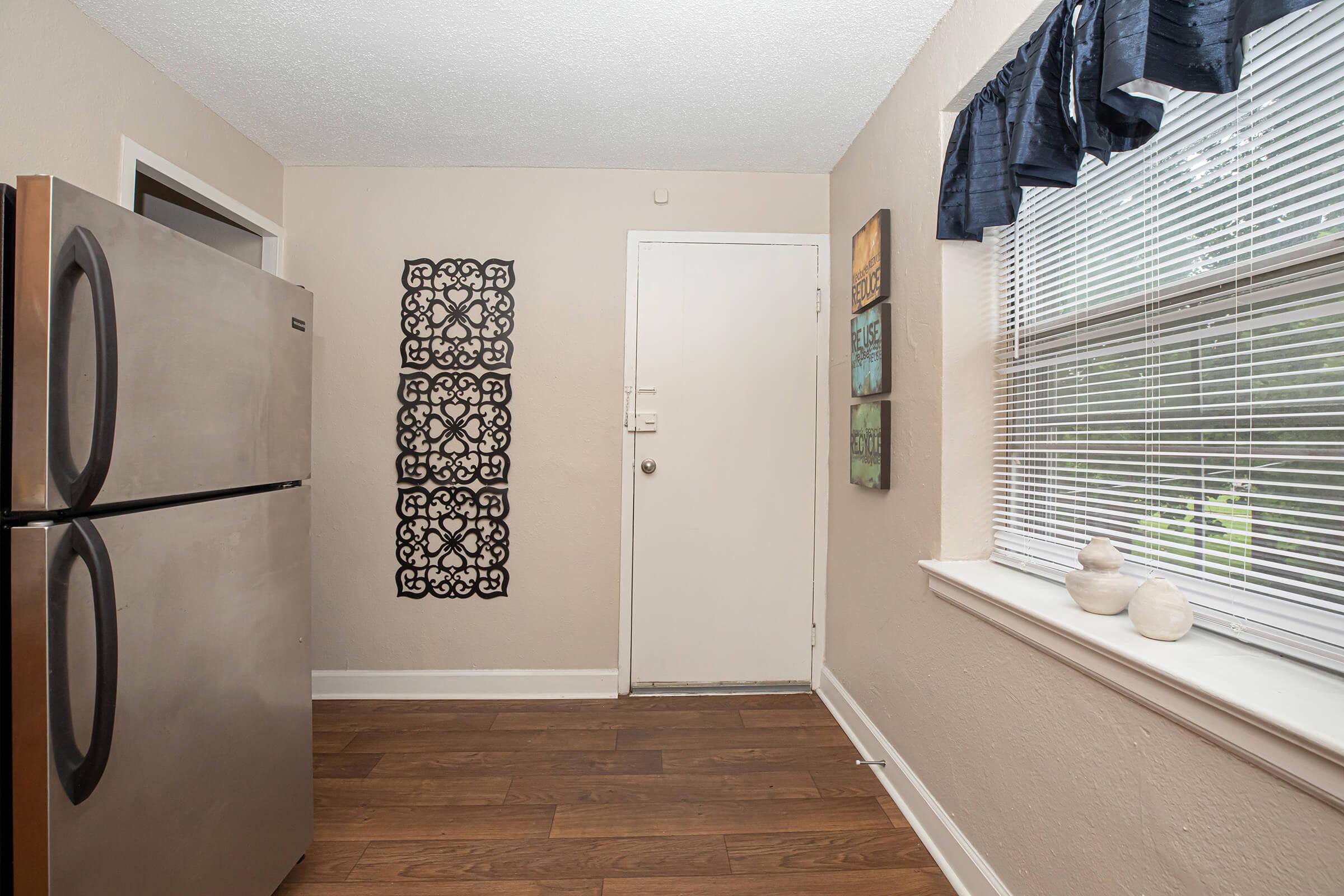 Trilogy Apartments, City University (see photo and available)