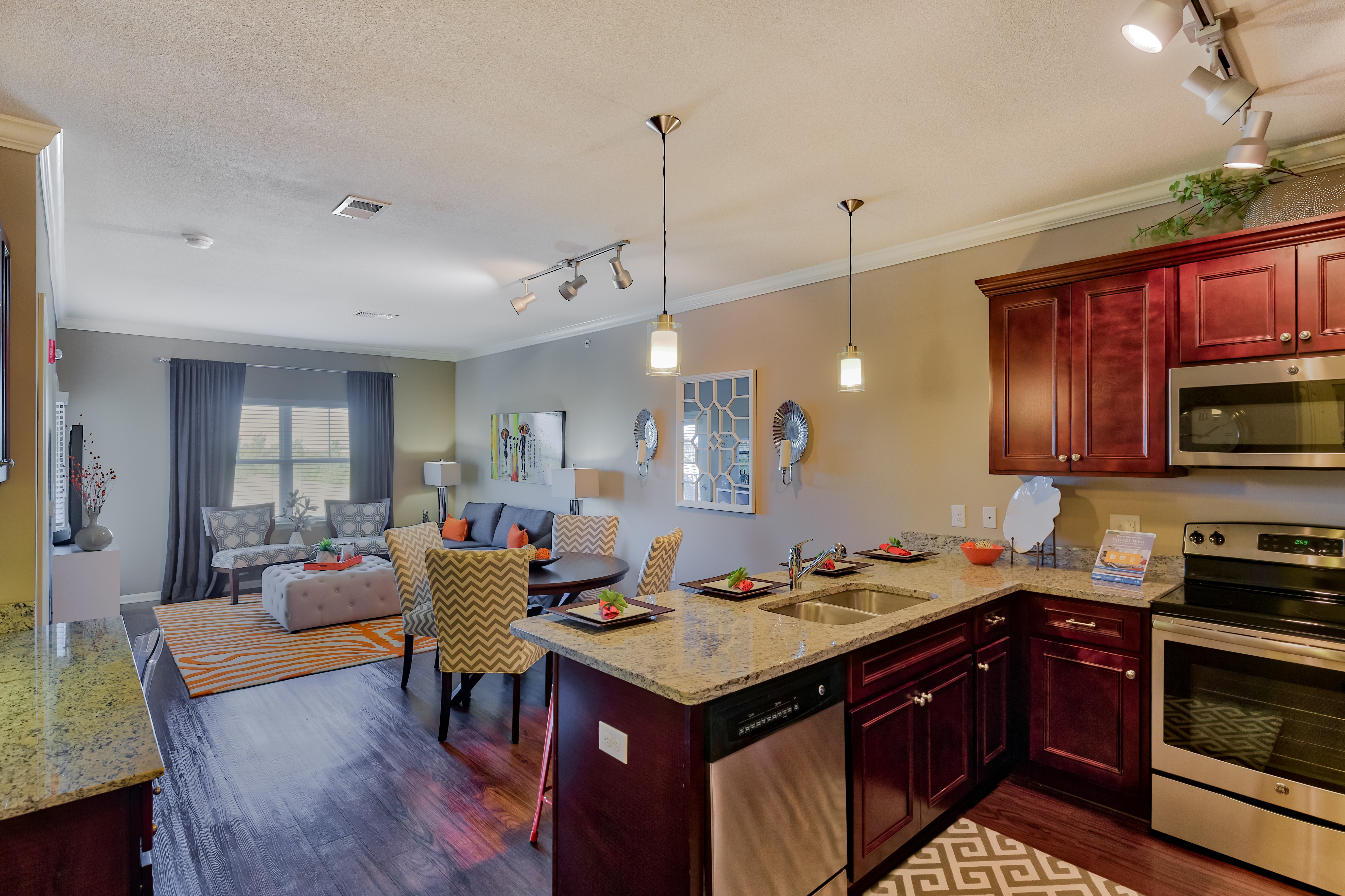 Village West Luxury Apartments, Kansas City (see pics & AVAIL)