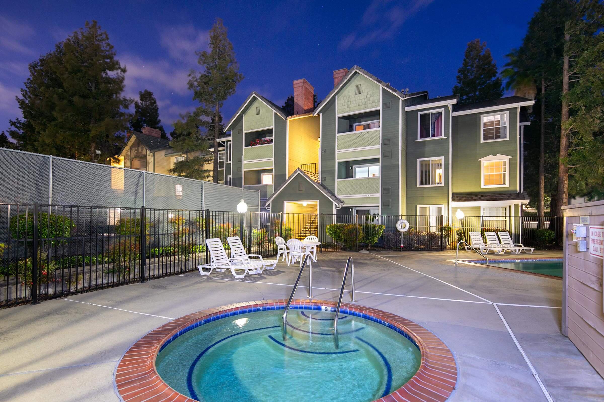 Victorian Square, Fremont (see pics & AVAIL)
