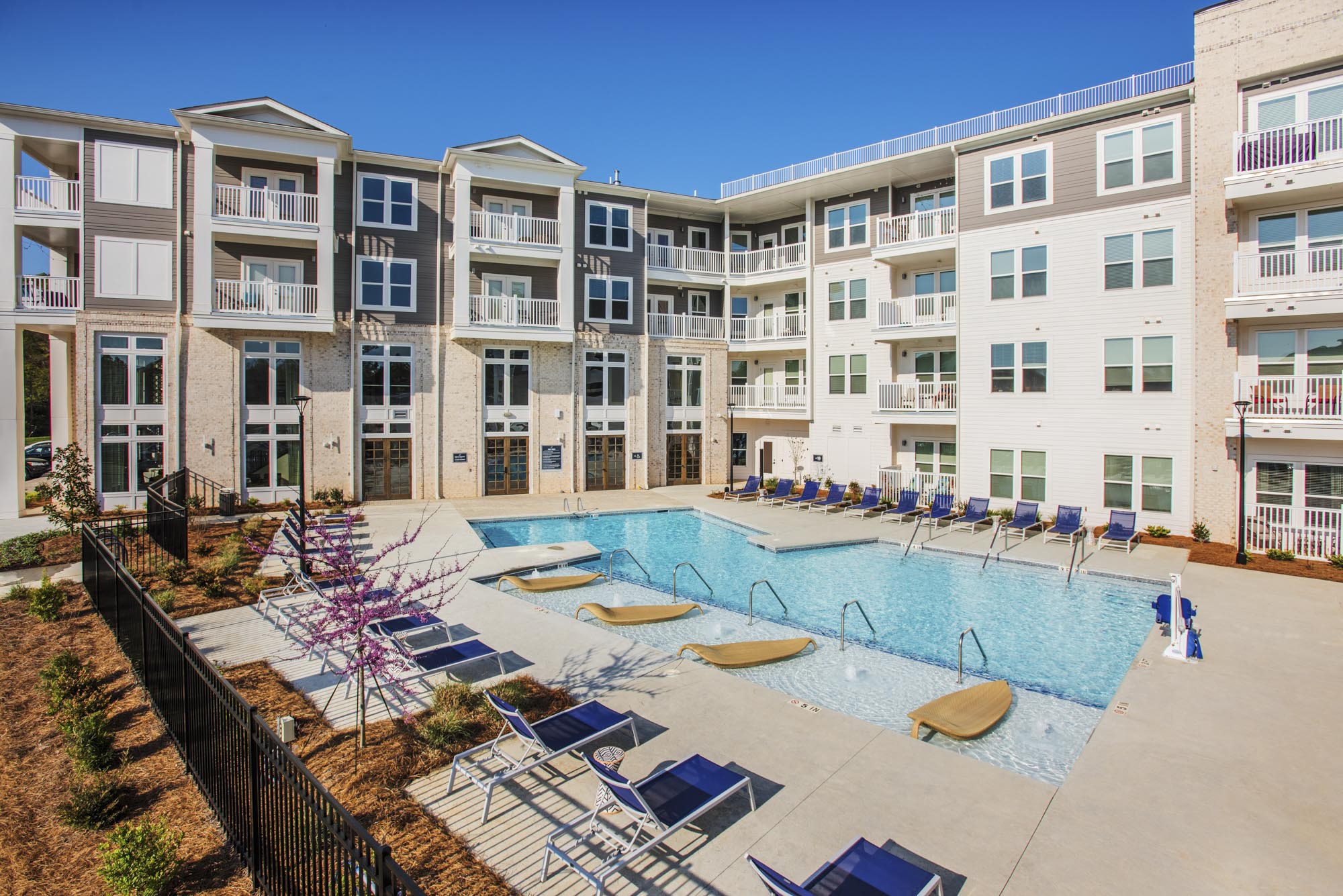 Charlotte Summer Housing College Student Apartments