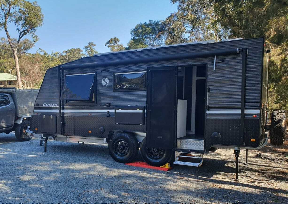 Caravan for Hire in Parramatta Park QLD from 80.00 "Near new caravan