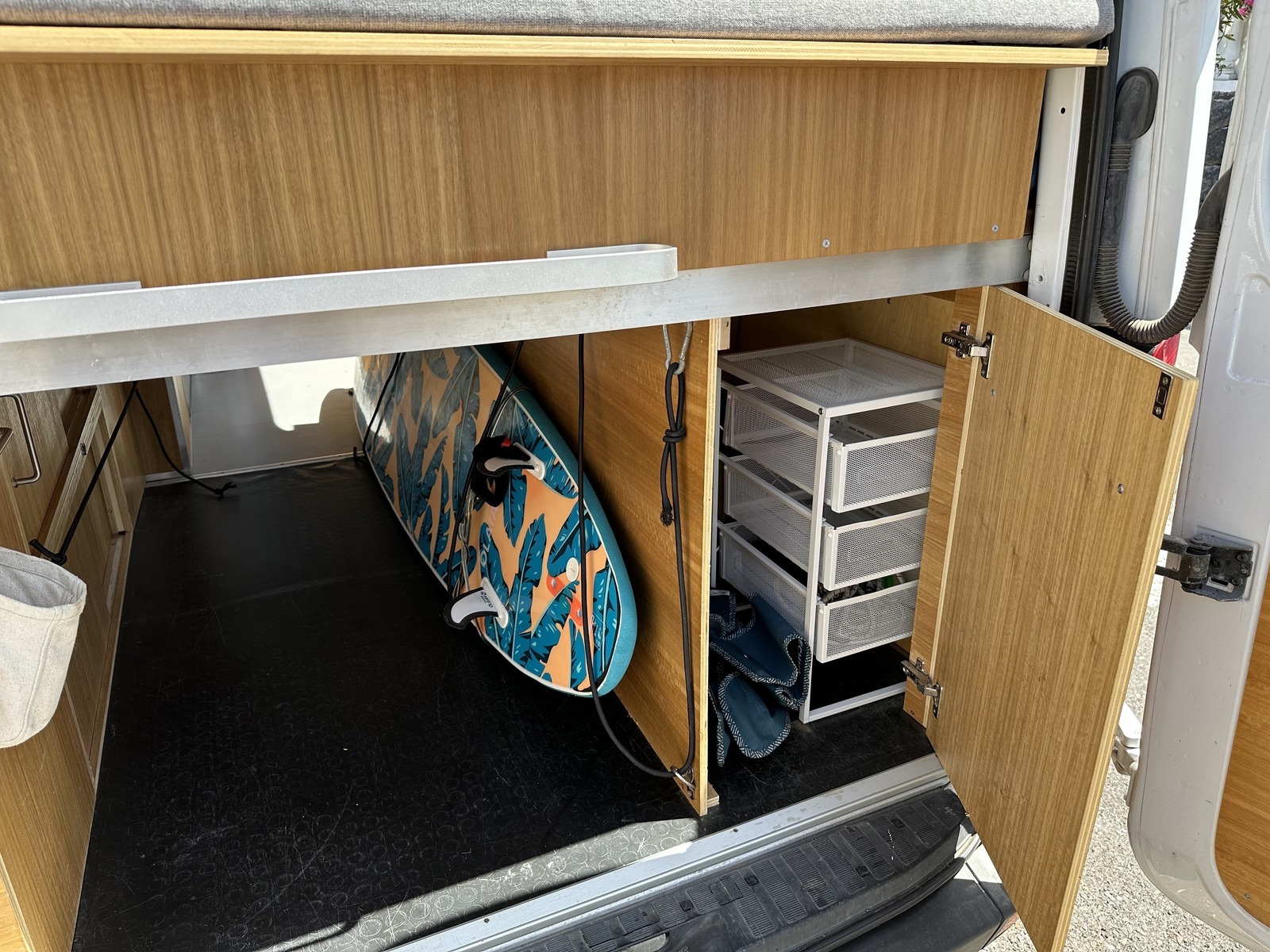 Camper en alquiler en Arona, Tenerife desde 70,00 € "Mercedes Camper Van" Camplify