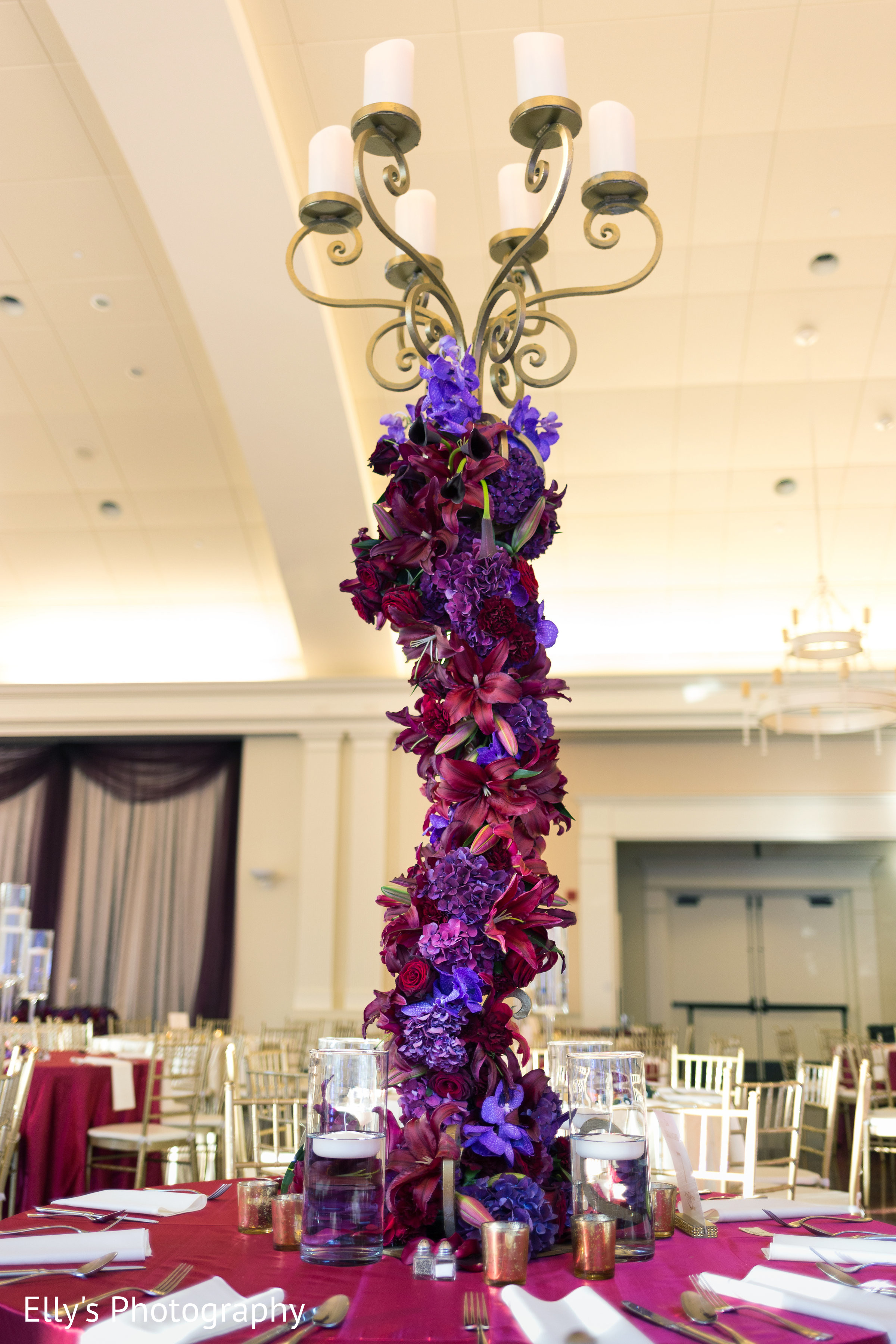 Fabulous tall table centerpieces. Photo 109706