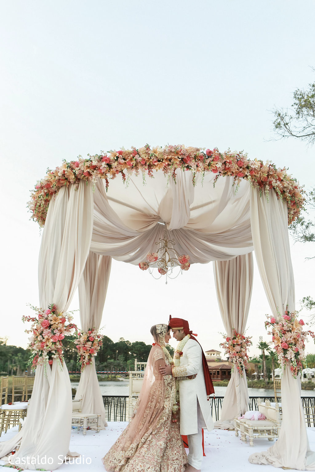 Indian couple photography at the end of wedding ceremony Photo 112182