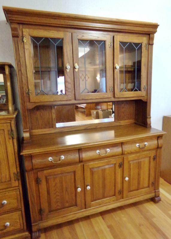 LOT 116 "KELLER" CHINA HUTCH