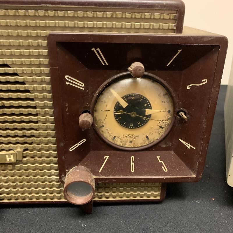 Lot 223 Two Zenith Clock Radios Models L520