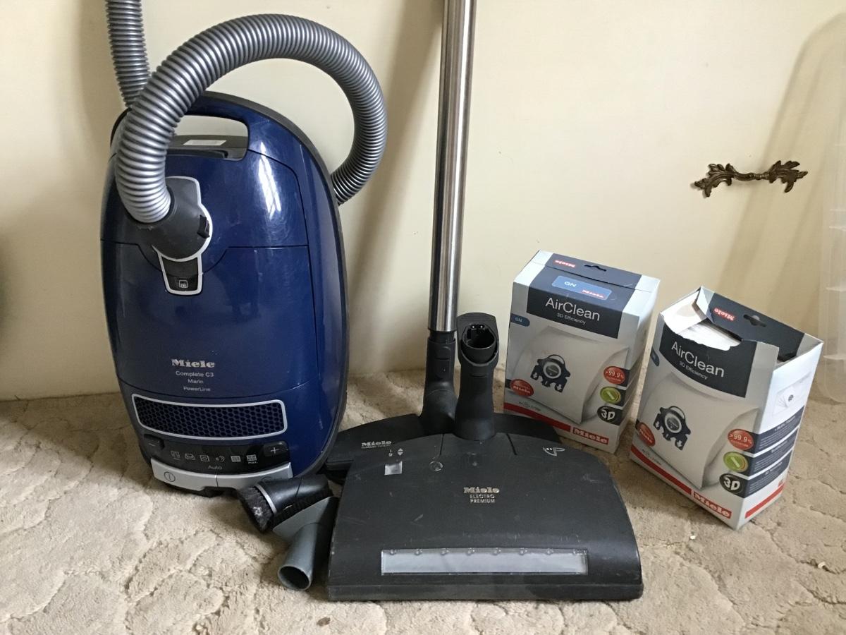 G172 Miele Complete C3 Marin Canister Vacuum