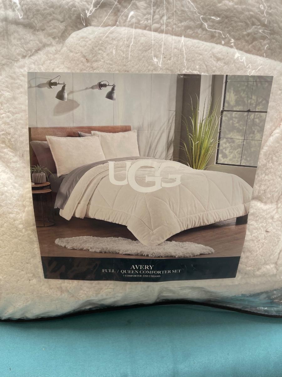 Ugg Avery Full Queen Duvet and 2 Shams